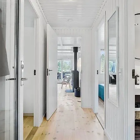 1571-aakirkeby-malurtvej-8 Hébergement de vacances