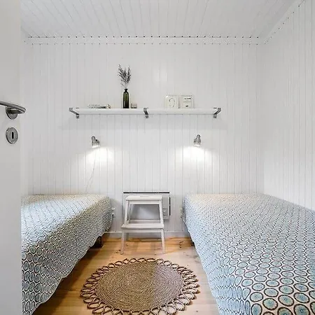 1571-aakirkeby-malurtvej-8 Hébergement de vacances Vester Somarken